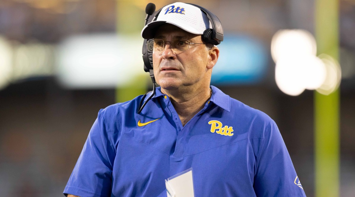 Pitt coach Pat Narduzzi watches a field goal attempt during a game.